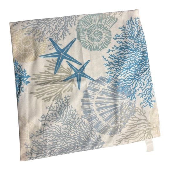 Set of 2 Coastal Pillow‎ Covers 18x18 – Starfish Seashell Coral Print - Picture 2 of 6